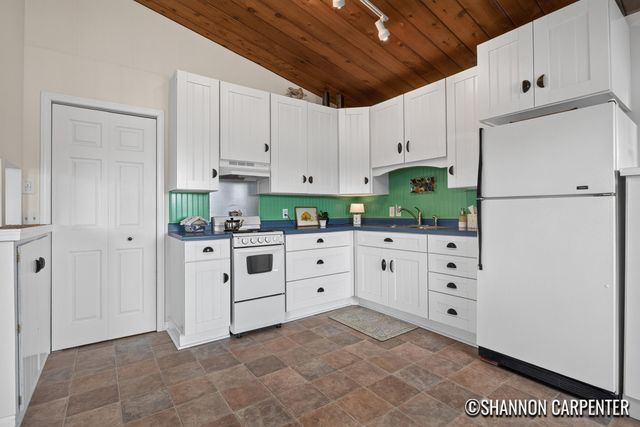 3741 E Shore Drive, Weidman, MI 48893