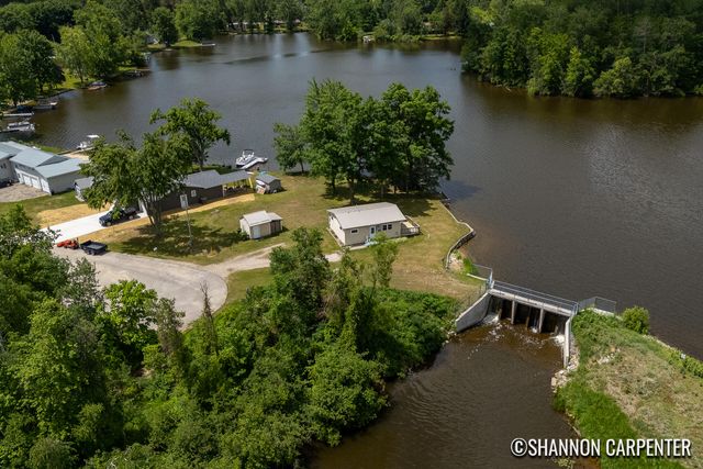 3741 E Shore Drive, Weidman, MI 48893