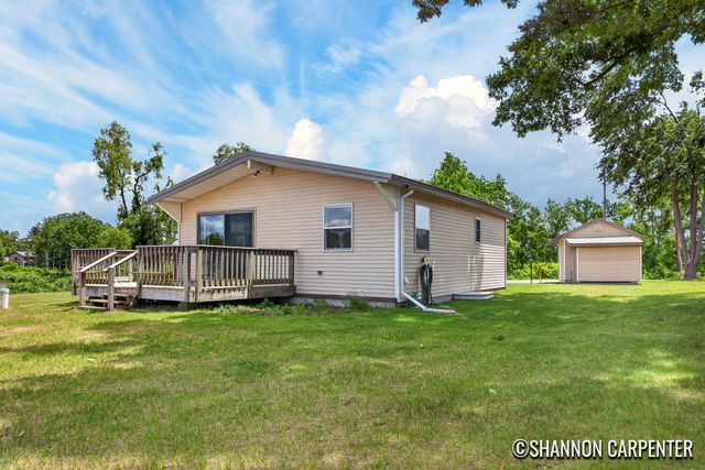 3741 E Shore Drive, Weidman, MI 48893