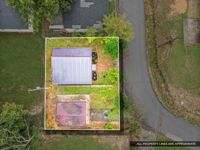 900 Oak Ln, Clarksville, TN 37040