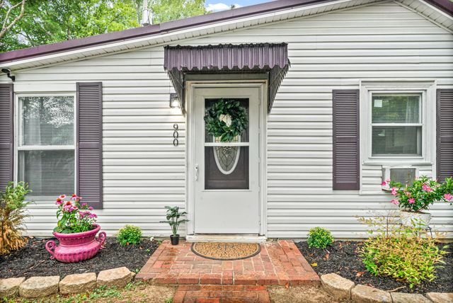 900 Oak Ln, Clarksville, TN 37040
