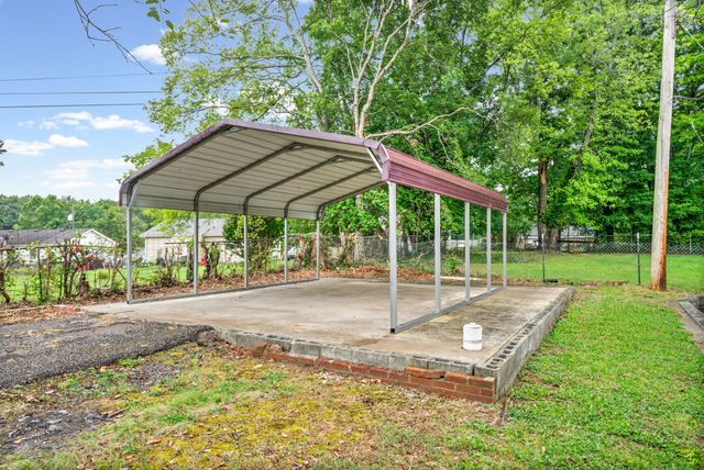 900 Oak Ln, Clarksville, TN 37040