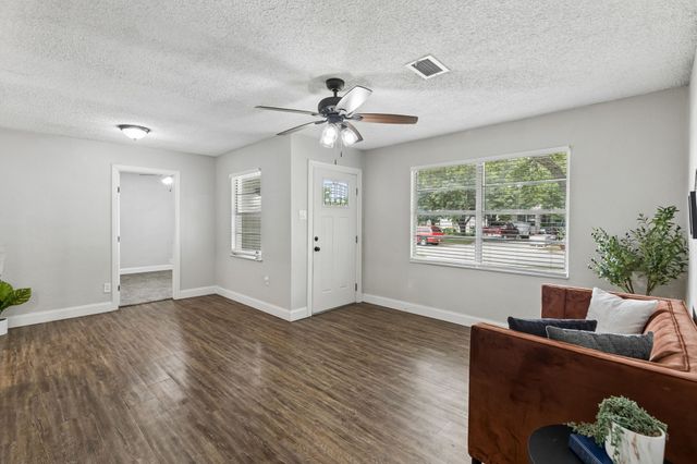 1613 Dale Place, Irving, TX 75061