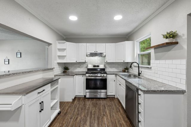 1613 Dale Place, Irving, TX 75061