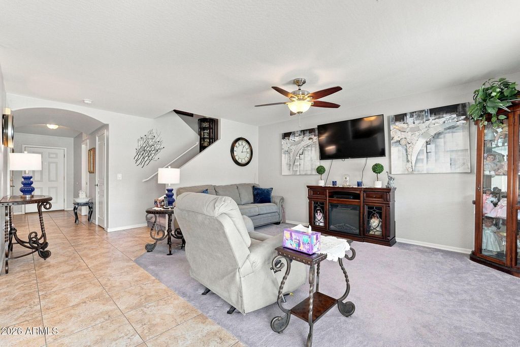824 E WOLF HOLLOW Drive, Casa Grande, AZ 85122 — photo 2