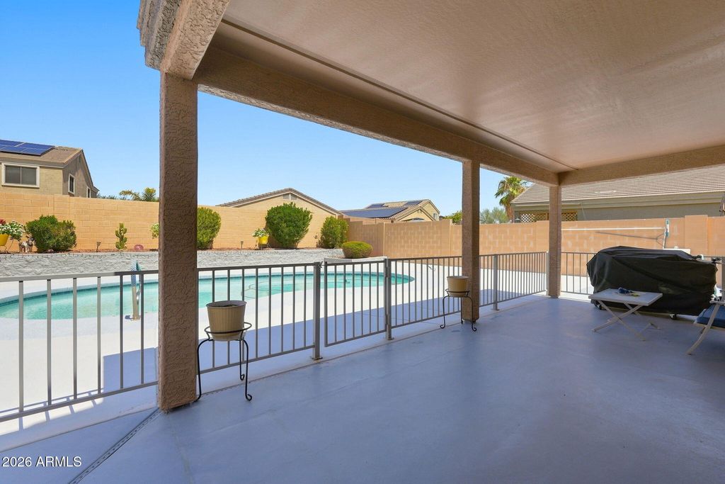 824 E WOLF HOLLOW Drive, Casa Grande, AZ 85122 — photo 5