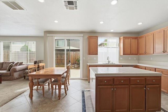 3554 Whitehaven Ave, Ceres, CA 95307