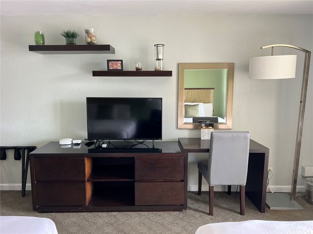 445 Seaside Avenue 2519, Honolulu, HI 96815