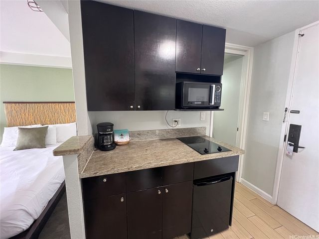 445 Seaside Avenue 2519, Honolulu, HI 96815