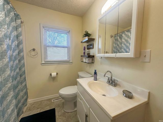 121 N 21st Street, New Castle, IN 47362