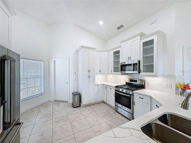 236 QUEEN MARY DRIVE, Davenport, FL 33837