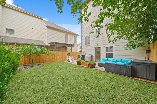 3808 Center Street A, Houston, TX 77007