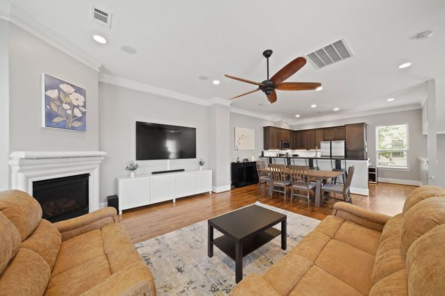 3808 Center Street A, Houston, TX 77007