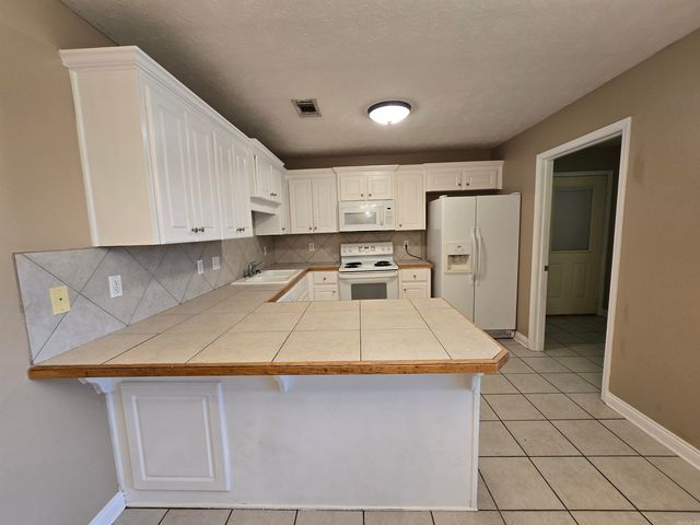 1208 Pinnacle Drive, Jacksonville, AR 72076