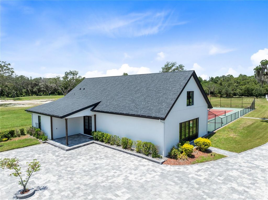 Image 6 of property listing at 13395 KIRBY SMITH ROAD, Orlando, FL 32832