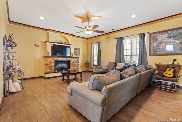 19590 LEAL RD, San Antonio, TX 78221