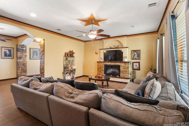 19590 LEAL RD, San Antonio, TX 78221