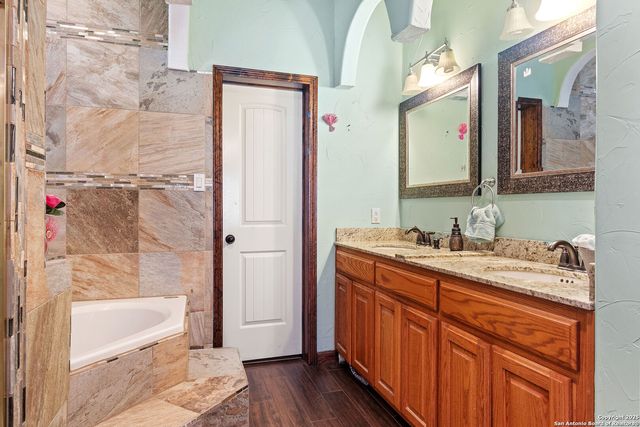 19590 LEAL RD, San Antonio, TX 78221