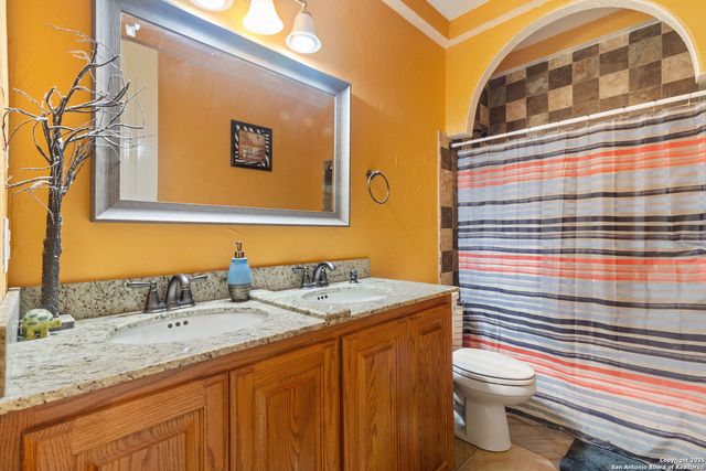 19590 LEAL RD, San Antonio, TX 78221