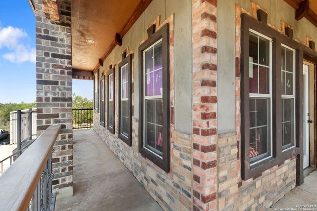 19590 LEAL RD, San Antonio, TX 78221