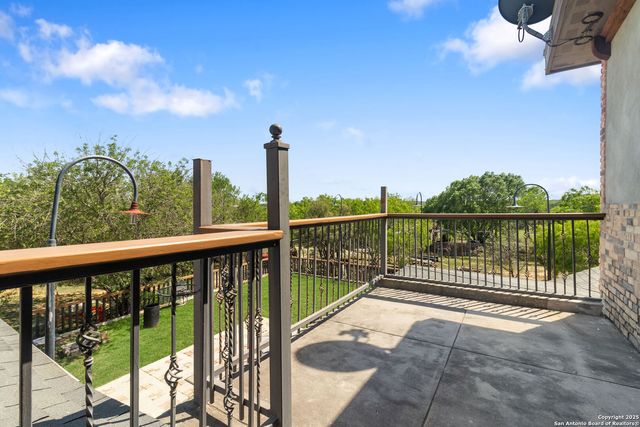 19590 LEAL RD, San Antonio, TX 78221
