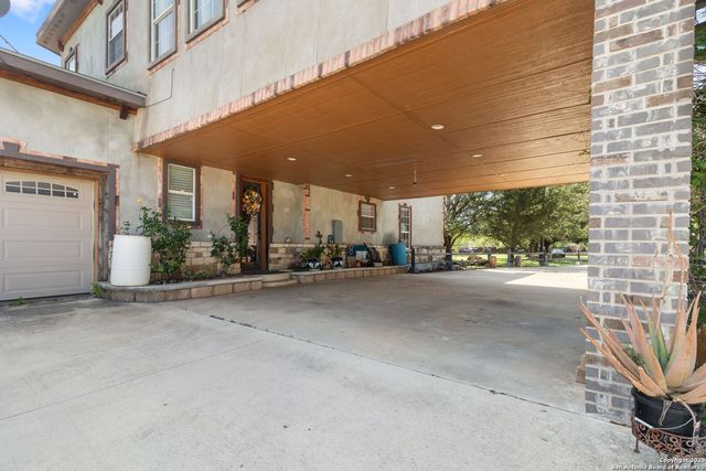 19590 LEAL RD, San Antonio, TX 78221