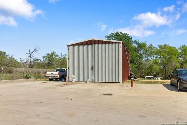 19590 LEAL RD, San Antonio, TX 78221