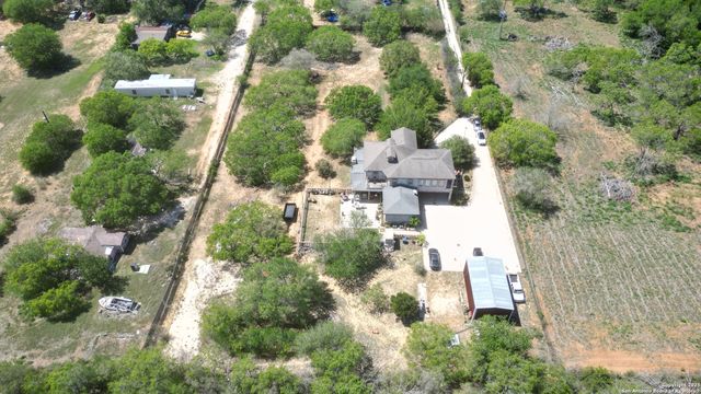 19590 LEAL RD, San Antonio, TX 78221