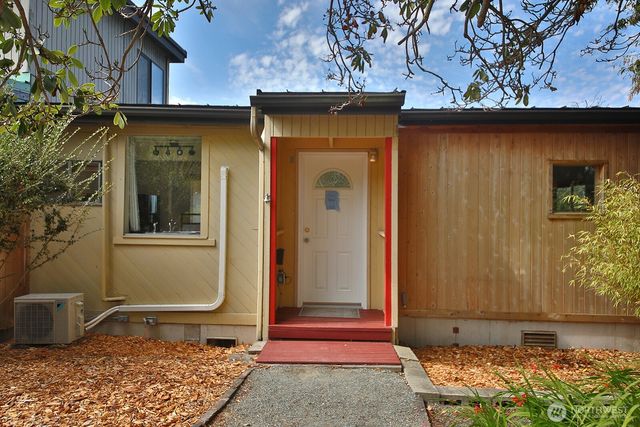 3600 Marine View Drive, Greenbank, WA 98253