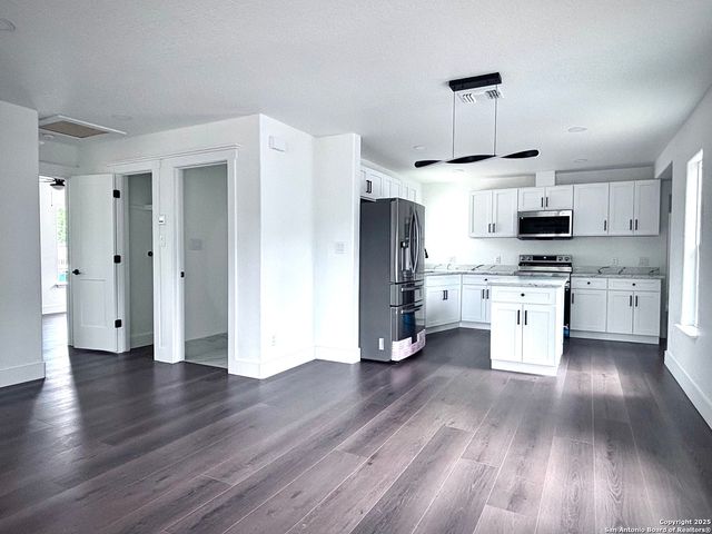 202 Dawnview, San Antonio, TX 78213