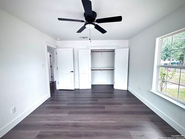 202 Dawnview, San Antonio, TX 78213