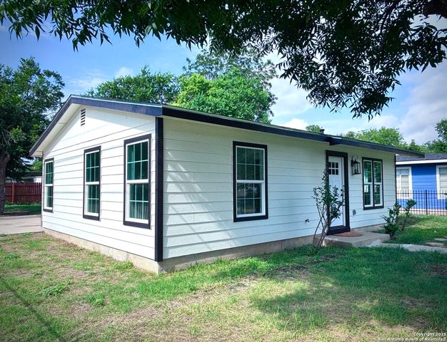202 Dawnview, San Antonio, TX 78213