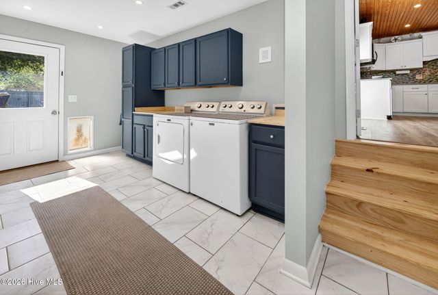 118 NE 19th Street, Oak Island, NC 28465