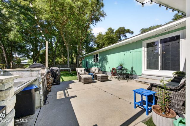 118 NE 19th Street, Oak Island, NC 28465