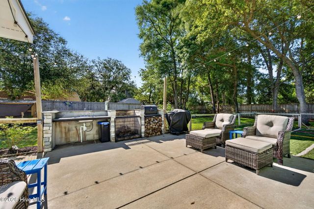 118 NE 19th Street, Oak Island, NC 28465