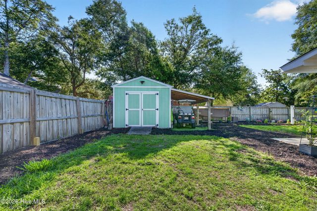 118 NE 19th Street, Oak Island, NC 28465
