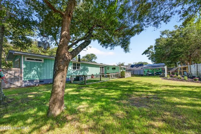 118 NE 19th Street, Oak Island, NC 28465