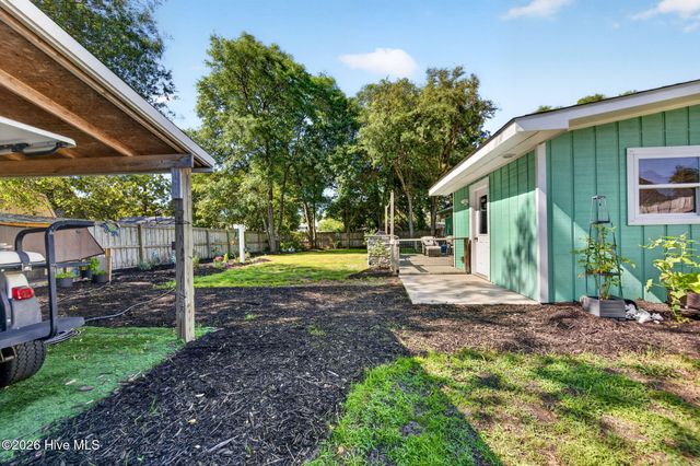 118 NE 19th Street, Oak Island, NC 28465