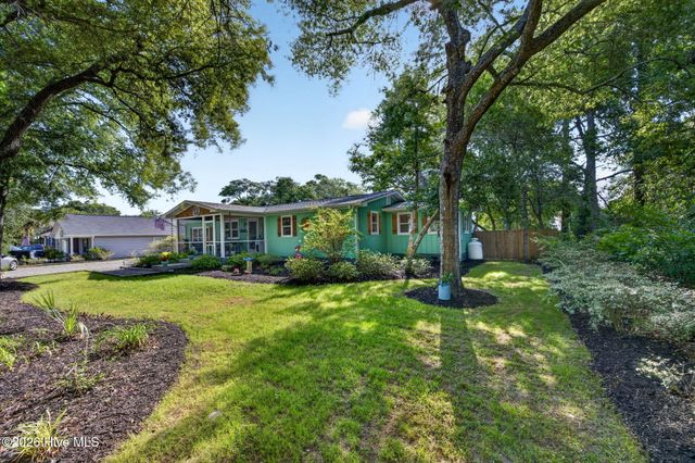 118 NE 19th Street, Oak Island, NC 28465