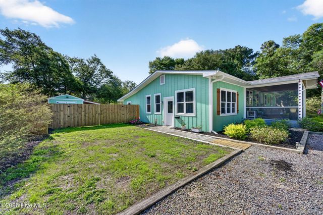 118 NE 19th Street, Oak Island, NC 28465