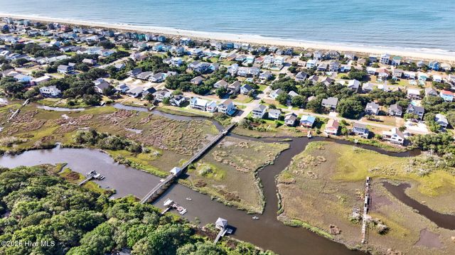 118 NE 19th Street, Oak Island, NC 28465