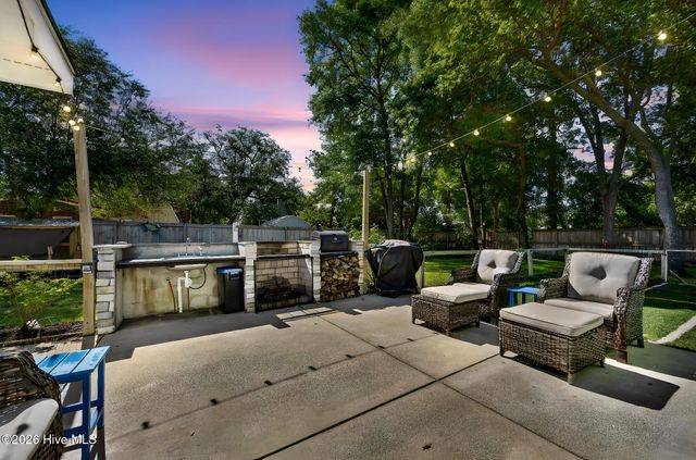 118 NE 19th Street, Oak Island, NC 28465