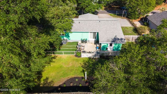 118 NE 19th Street, Oak Island, NC 28465