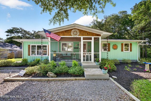118 NE 19th Street, Oak Island, NC 28465