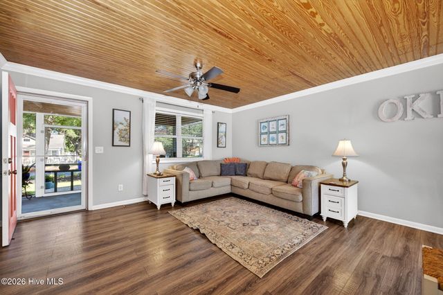 118 NE 19th Street, Oak Island, NC 28465