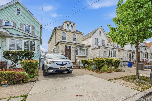 90-30 202th Street, Hollis, NY 11423