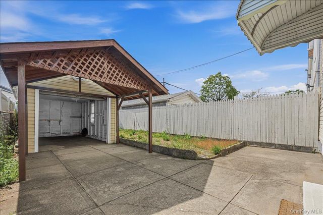 90-30 202th Street, Hollis, NY 11423