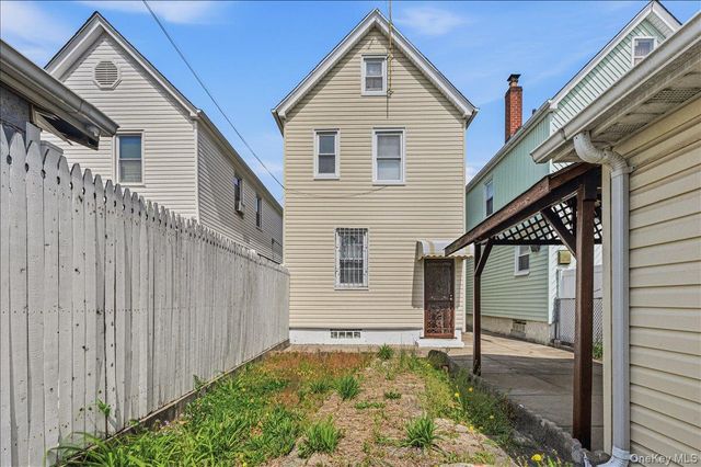 90-30 202th Street, Hollis, NY 11423