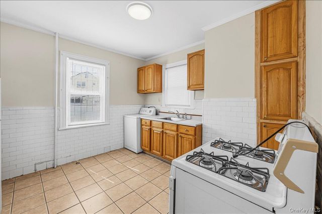 90-30 202th Street, Hollis, NY 11423