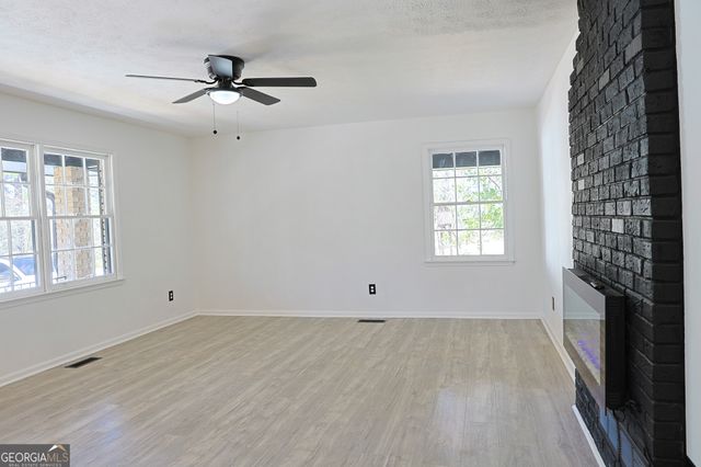 4011 Lake Carlton Road S, Loganville, GA 30052
